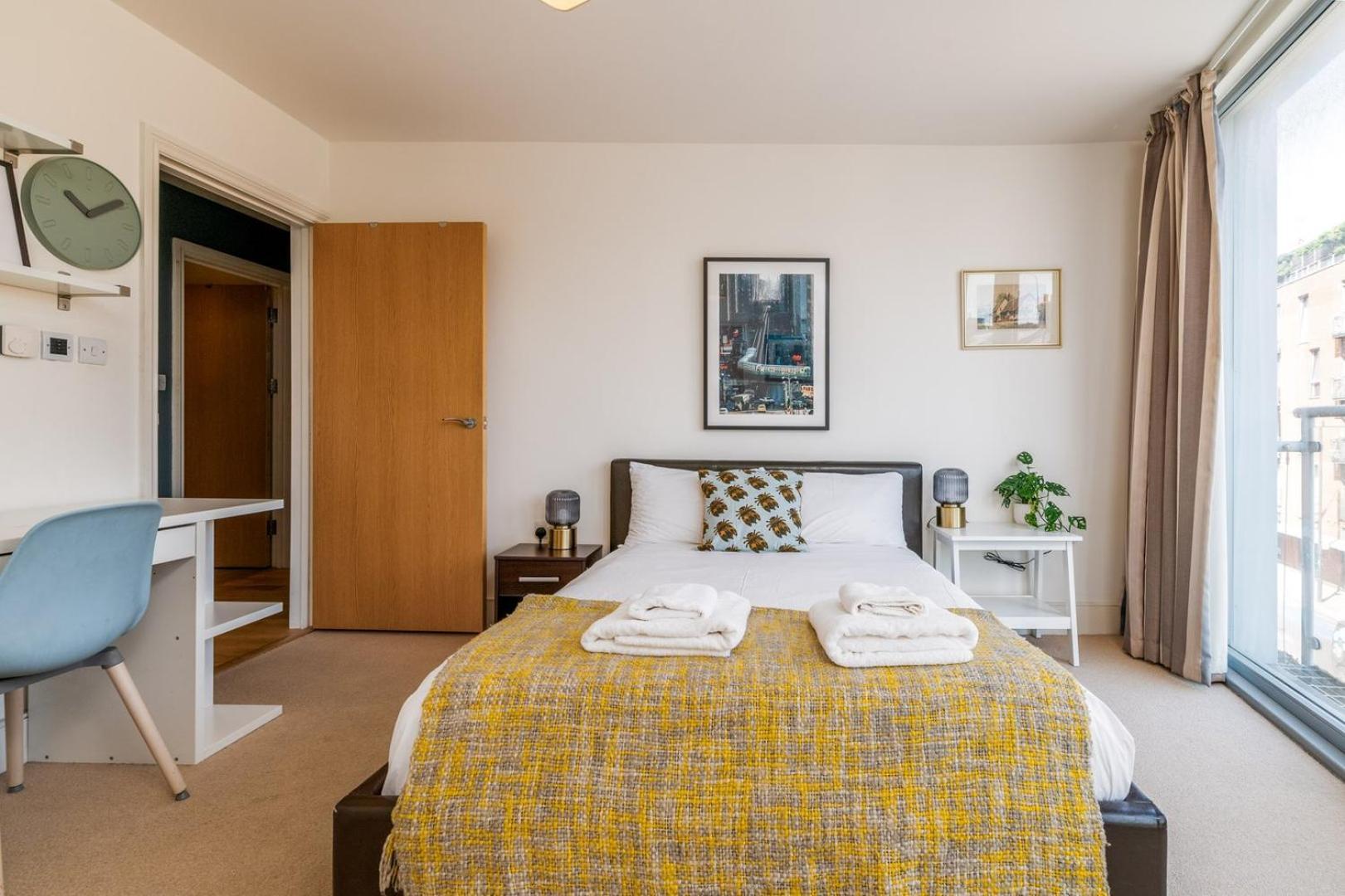 Bright & Spacious Battersea Flat Лондон Екстериор снимка